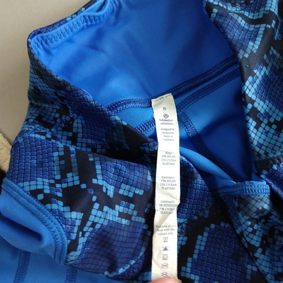 Lululemon All the Right Moves crops, size 8 - Picture 7 of 8